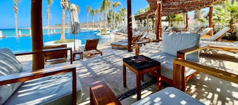 "Sunset Home" w/ Golf Cart & Beach Club Access