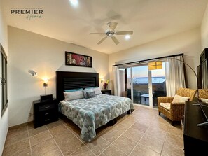 3 bedrooms, in-room safe, desk, iron/ironing board - "Sunset Home" w/ Golf Cart & Beach Club Access (La Paz)