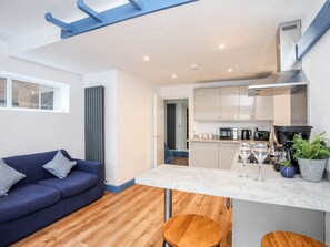 Batterie de cuisine, vaisselle et ustensiles