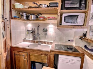 冷蔵庫、電子レンジ、コンロ、食器洗い機