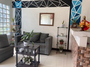 Quầy tiếp tân