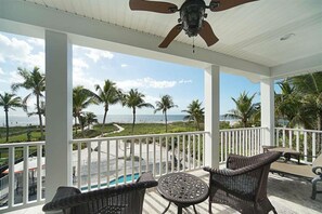 House, 4 Bedrooms | Balcony