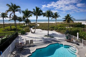 House, 4 Bedrooms | Pool