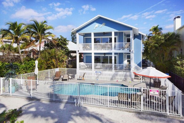 House, 4 Bedrooms | Exterior