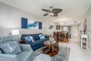 Condo, 2 Bedrooms | Living room