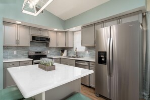 House, 2 Bedrooms | Private kitchen