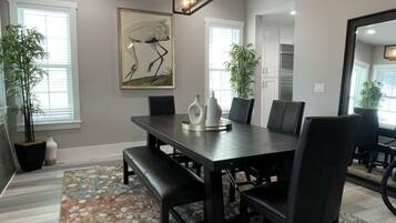 Maison, 5 chambres | Restauration