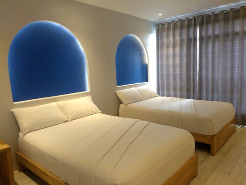 OYO 816 Oktowaves Hotel