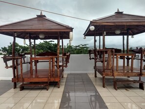 Rooftop terrace - OYO 816 Oktowaves Hotel (Nasugbu)