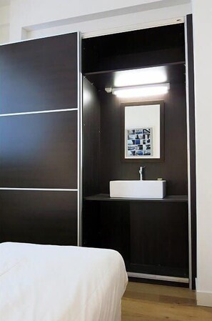 3 chambres, fer et planche à repasser, Wi-Fi, literie fournie