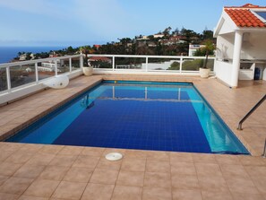 Piscine extérieure, piscine chauffée