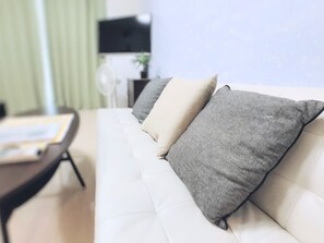 아파트, 금연 | 1 개의 침실, 각각 다른 스타일의 인테리어, 각각 다르게 가구 비치, 책상