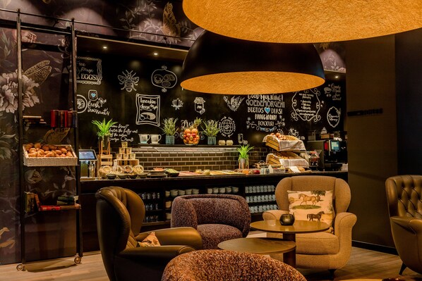 Daily continental breakfast for a fee - Motel One Manchester St. Peter's Square (Manchester)