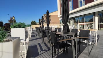 Se ofrece un desayuno continental (4.50 EUR por persona)