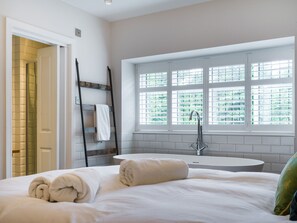 3 bedrooms, individually decorated, individually furnished - Fellside Lodge (Windermere)