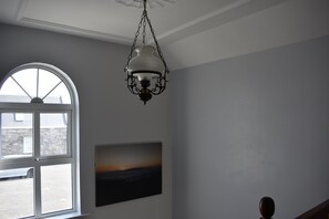 Interior - Aran View Holiday Homes - The Atlantic Stone House - Ocean Views (Doolin)