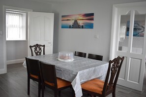 Dining - Aran View Holiday Homes - The Atlantic Stone House - Ocean Views (Doolin)