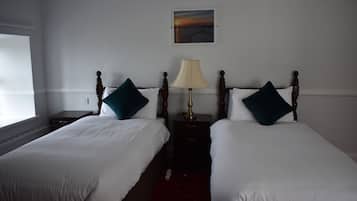 4 bedrooms, travel crib, WiFi, bed sheets