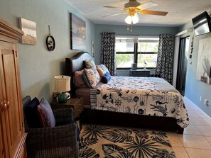 1 slaapkamer, een strijkplank/strijkijzer, wifi, beddengoed