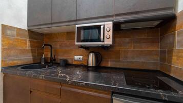 Apartment | Eigene Küche | Kühlschrank, Mikrowelle, Herdplatte, Geschirrspüler