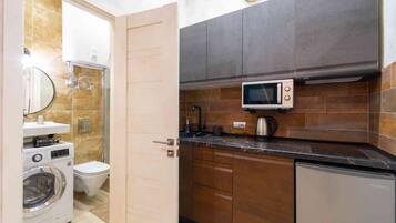 Apartment | Badezimmer | Dusche, Haartrockner, Seife, Shampoo