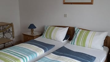 2 bedrooms, iron/ironing board, travel crib, free WiFi