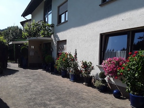 Property grounds - Vacation apartment Hunz - Apartment 2 (Schutz)