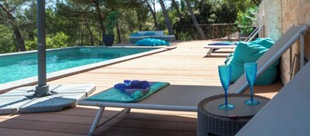 Panoramic 4-BR Villa near Aix w/Pool, AC - for 10 people