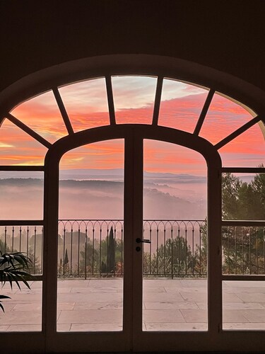 Panoramic 4-BR Villa near Aix w/Pool, AC - for 10 people