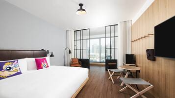 Room, 1 King Bed, City View | In-room safe, free WiFi, bed sheets