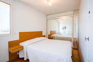 Bügeleisen/Bügelbrett, kostenloses WLAN, Bettwäsche