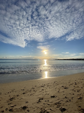 Beach nearby - Studio in a magnificent Villa, exceptional location, private beach access. (AUDIERNE)