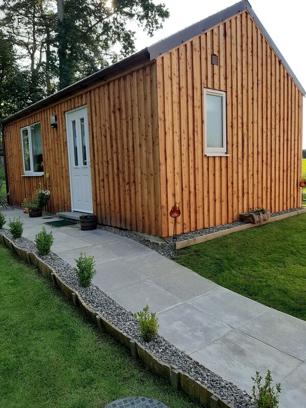 Chalet | Exterior - Beautiful Studio Chalet in the Highlands (Inverness)