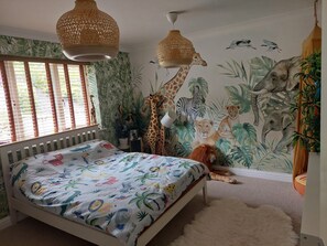 5 عدّة غرف نوم ومكواة/لوح كي وواي فاي وملاءات أسرّة