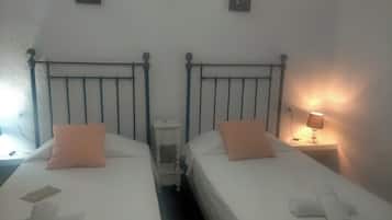 1 slaapkamer, een strijkplank/strijkijzer, wifi, beddengoed