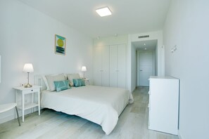 2 chambres, fer et planche à repasser, Wi-Fi gratuit, draps fournis