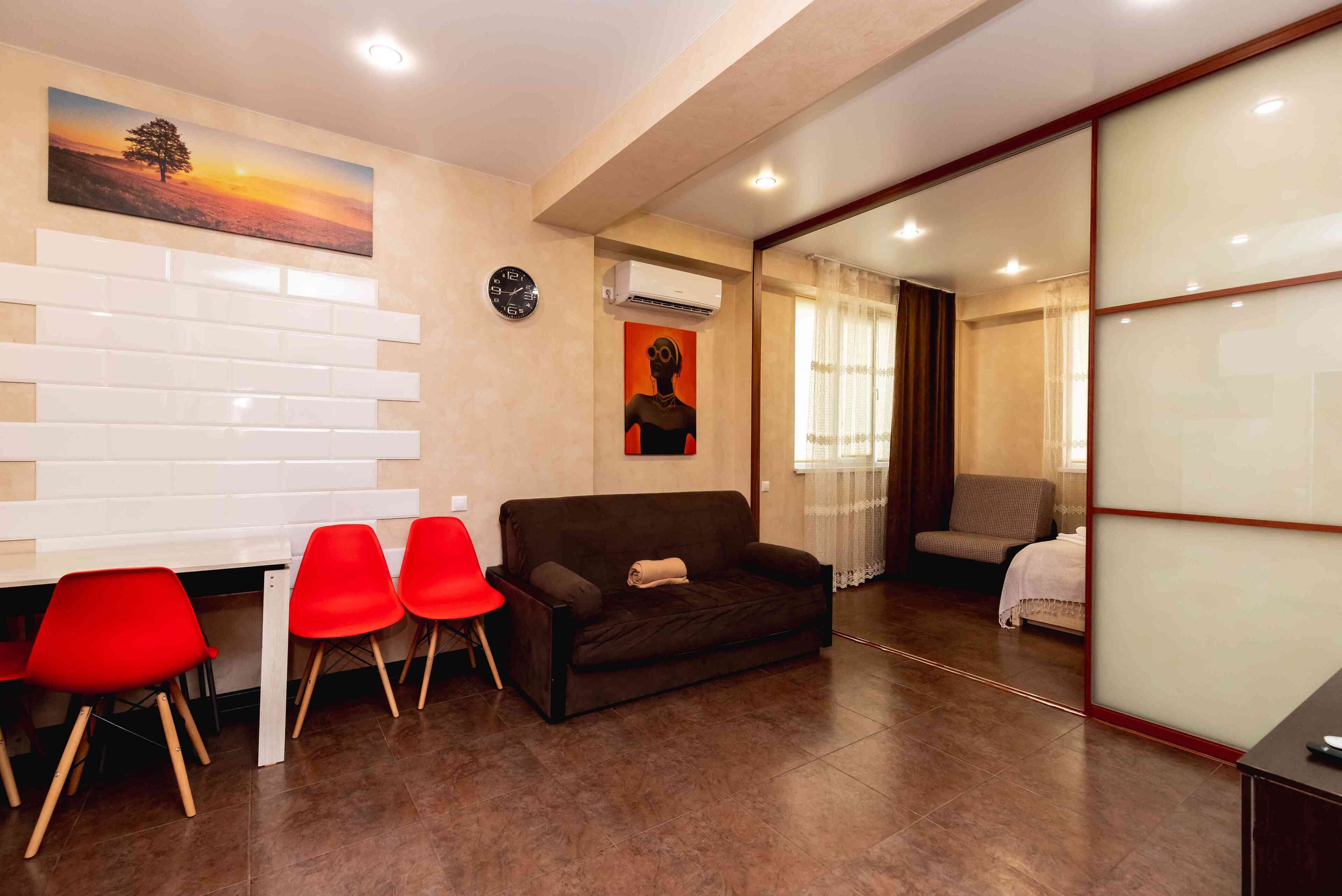 Apartment | Wohnbereich | 32-Zoll-LCD-Fernseher mit Kabelempfang, Fernseher, aktuelle Filme