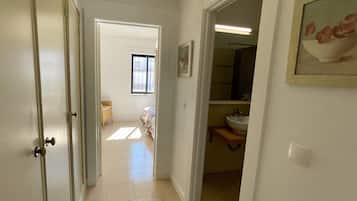 1 camera, una cassaforte in camera, ferro/asse da stiro, Wi-Fi gratuito