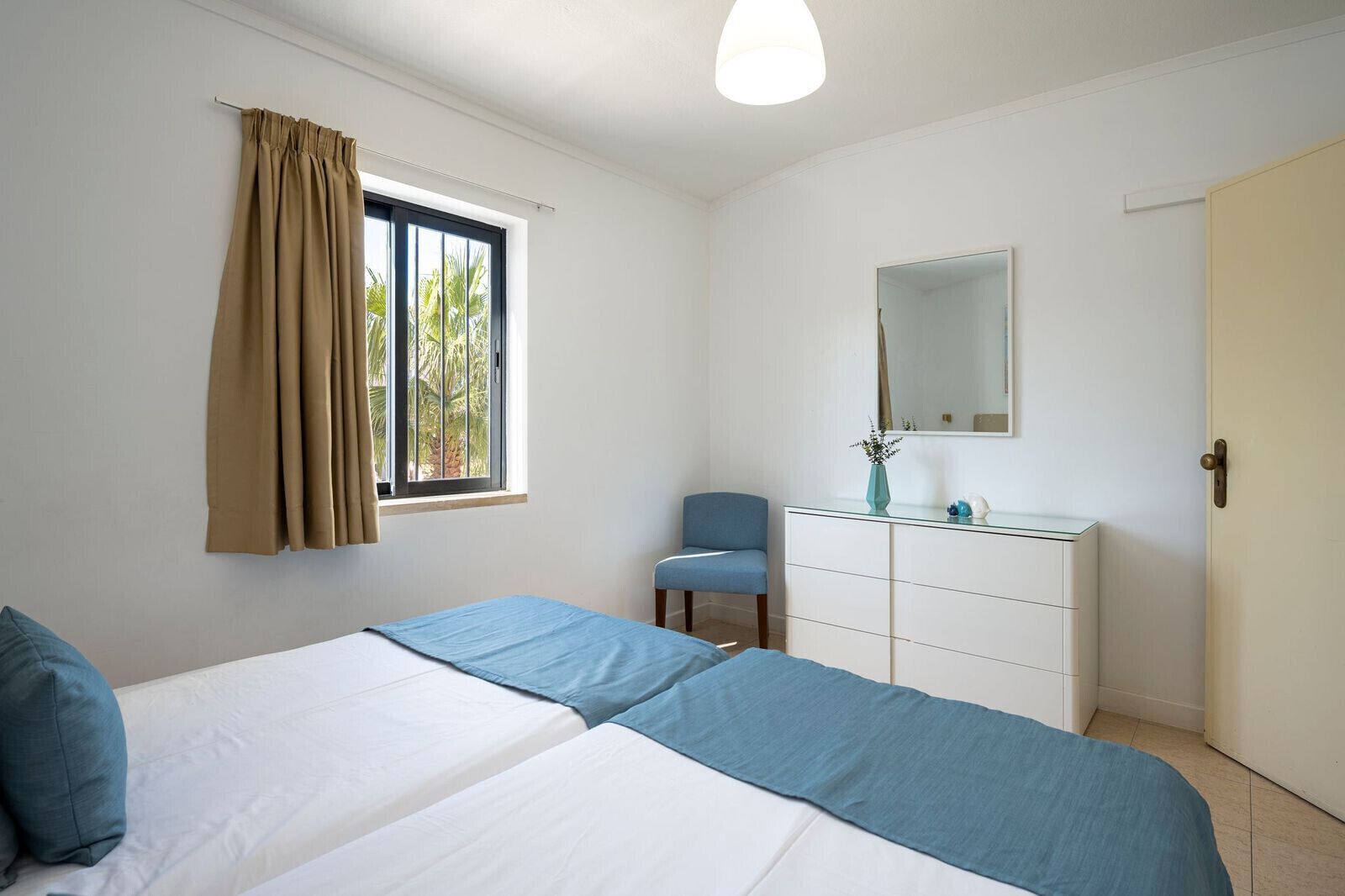 1 bedroom, in-room safe, iron/ironing board, free WiFi