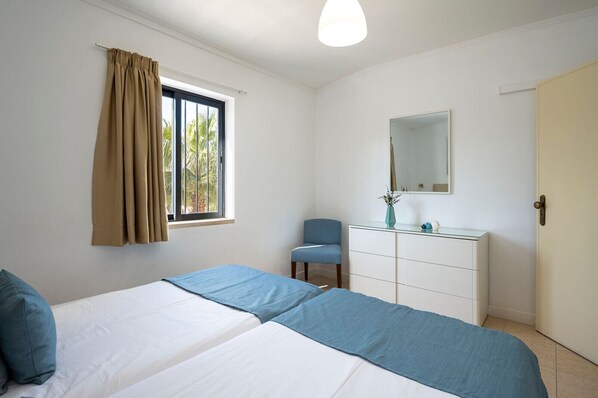 1 bedroom, in-room safe, iron/ironing board, free WiFi