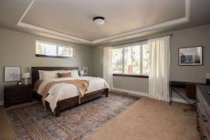 5 bedrooms, desk, iron/ironing board, free WiFi
