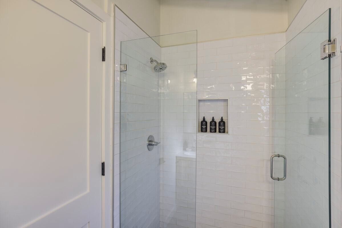 淋浴設備、環保梳洗用品、風筒、提供毛巾