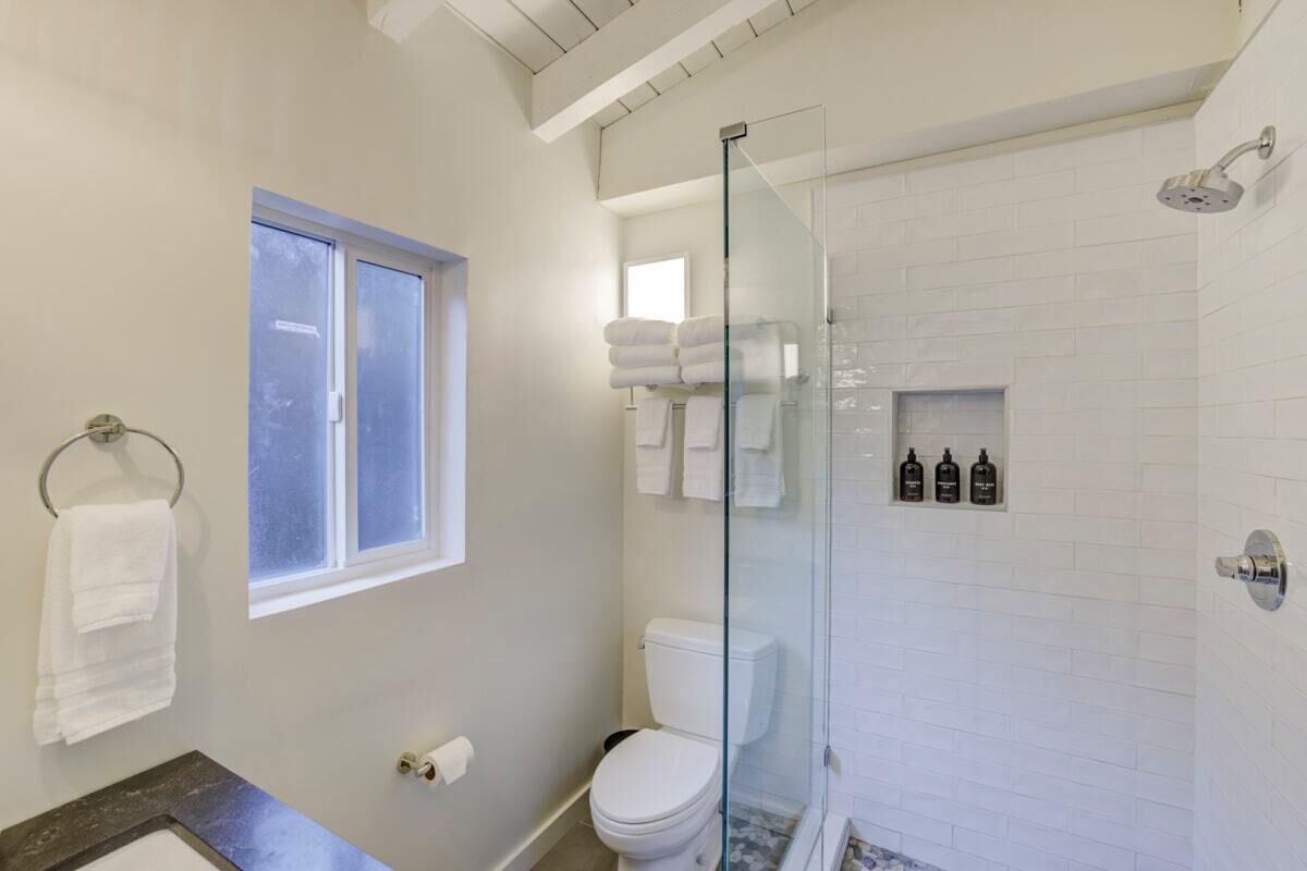 淋浴設備、環保梳洗用品、風筒、提供毛巾