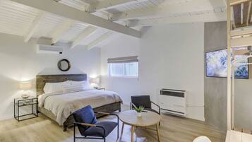 Desk, iron/ironing board, travel cot, free WiFi