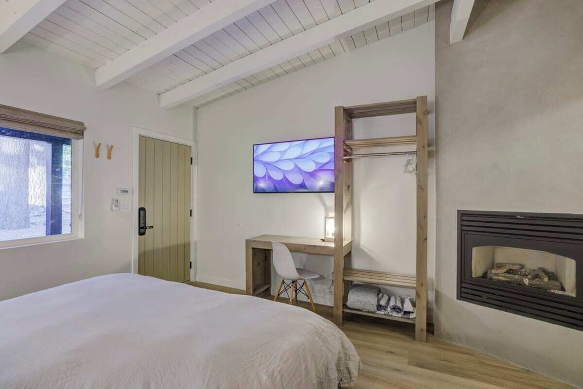 Työpöytä, silitysrauta/-lauta, vauvan matkasänky, ilmainen Wi-Fi