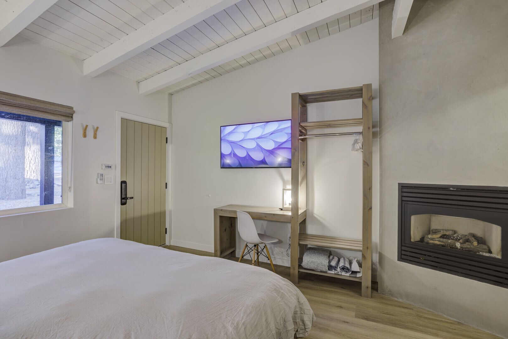 Desk, iron/ironing board, travel crib, free WiFi