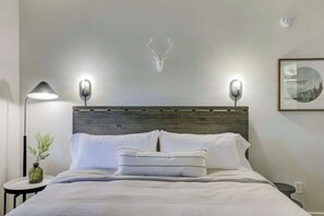 Bureau, fer et planche à repasser, lit parapluie, Wi-Fi gratuit