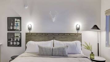 Schreibtisch, Bügeleisen/Bügelbrett, Reisekinderbett, kostenloses WLAN