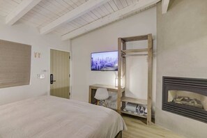 Bureau, fer et planche à repasser, lit parapluie, Wi-Fi gratuit