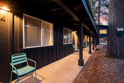 South Lake Chalet #10-New Boutique Suite-Minutes to Heavenly & Lake Tahoe